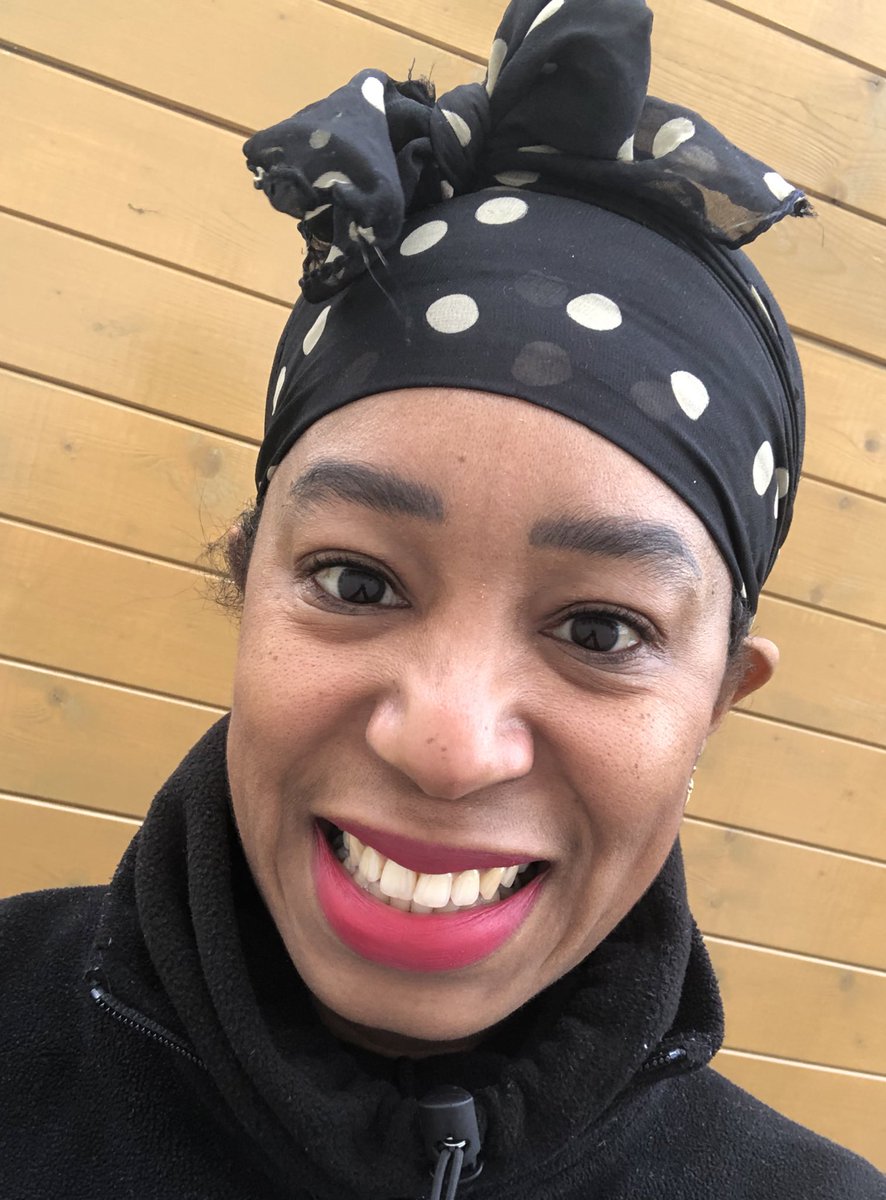 MrsDonoHoe's tweet photo. Wonβt lie - the wind is whipping me out here today.
Wearing Heart Goes Boom by @MACcosmetics
#WorkOutLipstick https://t.co/i5ilq95FS1