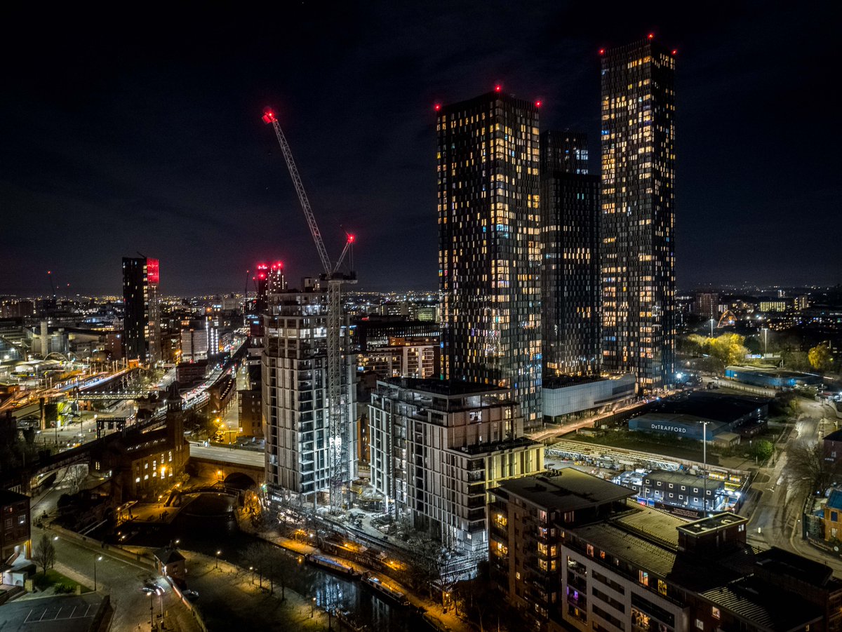 We're in love with this gorgeous night time shot showing the beautiful Castlefield basin. 😍 ❤️ 
<a href="/midi_photos/">Midi Photography</a> @DeansgateSquare 
#valentines #inlove #Manchester #Mcr #LoveManchester #Castlefield #citycentreliving #water #boutiquewatersideliving