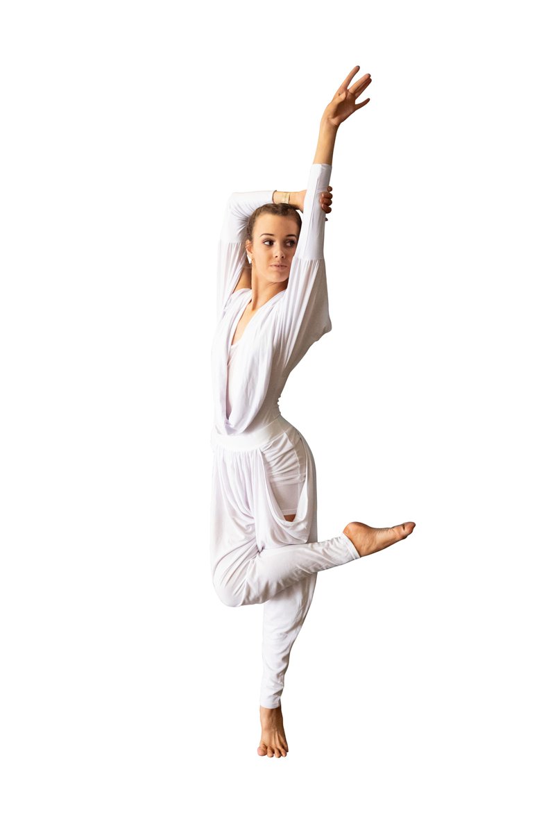 A very happy birthday to <a href="/ellie_fergusson/">Ellie Fergusson</a> !! (Photo by <a href="/fionawhytepics/">Fiona Whyte</a> ) #dincwear #dancewear