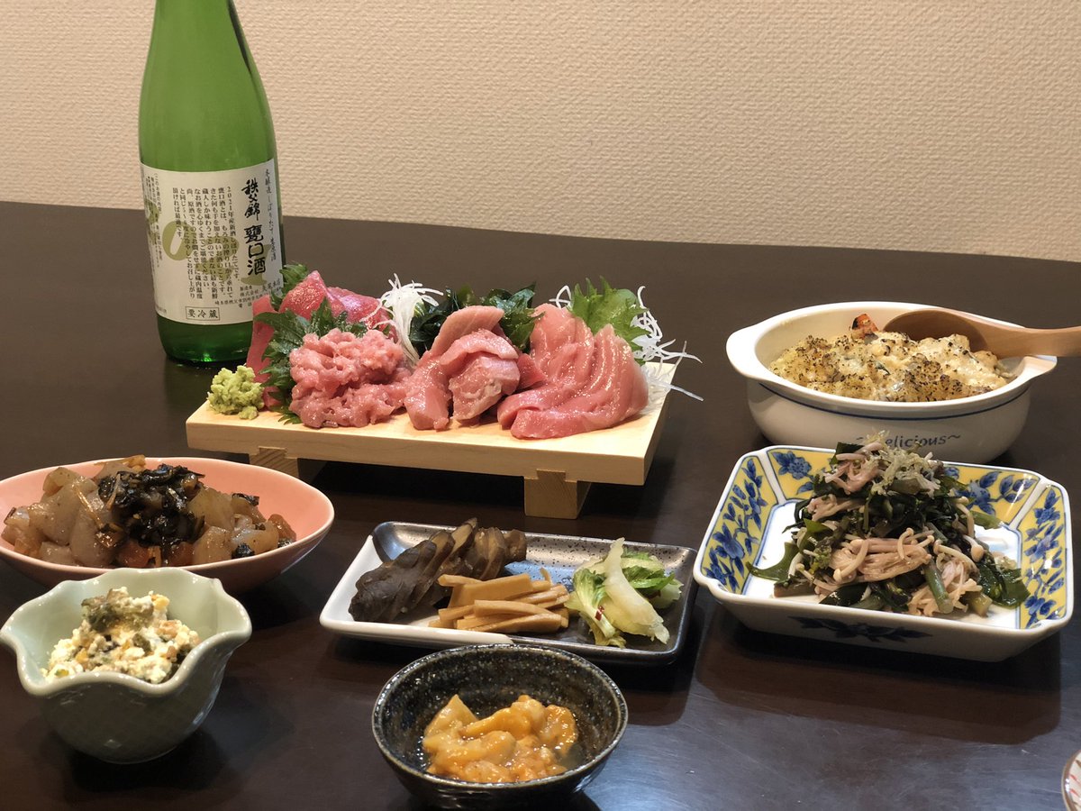 もっちもち ゆず味噌も貰った手作りなんだけど カッテージチーズ のおかげで猛烈に酒の進む肴が出来た 発酵食品は偉い 漬物は自家製の大根とセロリに菊芋の味噌漬けが仲間入り 菊芋史上最高にうまいぞこれは グラタンはホワイトソース代わりに豆腐を使う