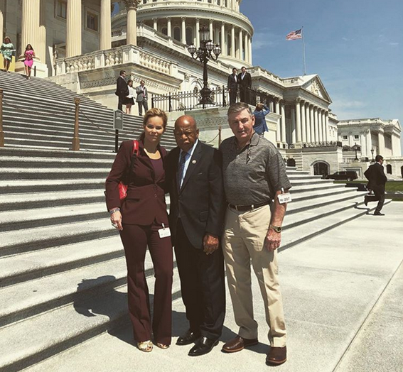 And lots of pictures with Jamie Spears! (And Rob Taylor, Jamie Lynn). But there is not a single time Britney was pictured or seen with any of them.