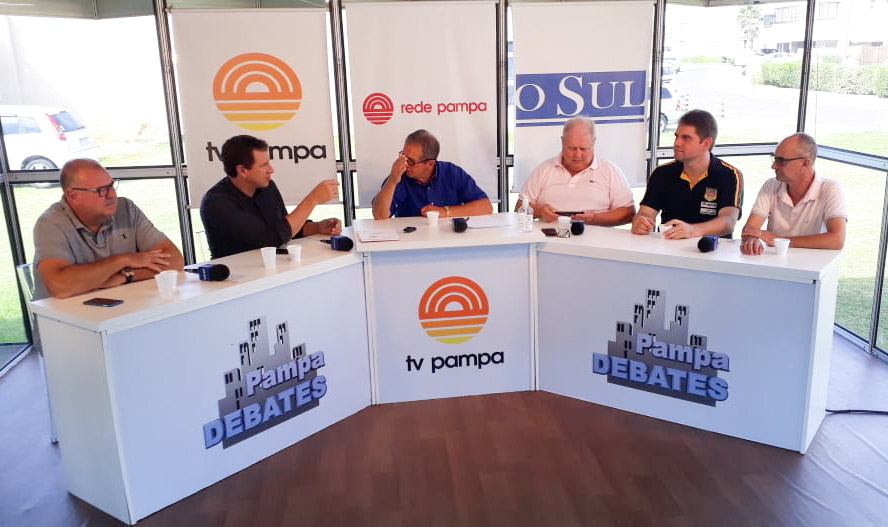 marciobinsely's tweet image. #PampaDebates 

Hoje, no estúdio móvel da Rede Pampa, montado em Capão da Canoa, participei do Programa Pampa Debates, apresentado pelo amigo Paulo Sérgio Pinto.

No programa, falei sobre a minha contrariedade ao processo de privatização da CEITEC.

#JuntosPodemosMais