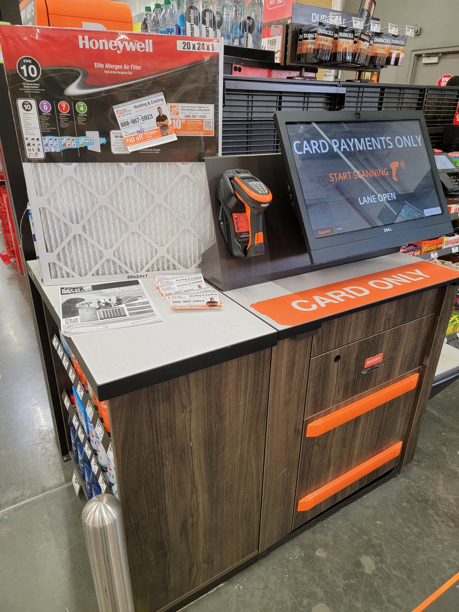 Jessica cashier is helping customers left and right. Thanking customers for shopping with us &amp; talking about our different HVAC Services. Keep that great attitude and helping customers. 
@Ana_Medina8525@downeypackerfan @DennisTaylorHD@SilverFoxTHD @HDdana@THDASM8525@8525Leads