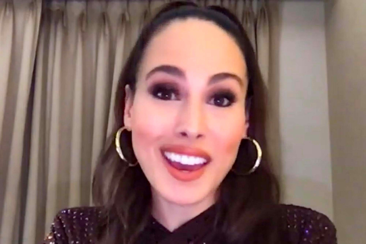 White House lawyers tell Meena Harris to stop using aunt Kamala to build brand report