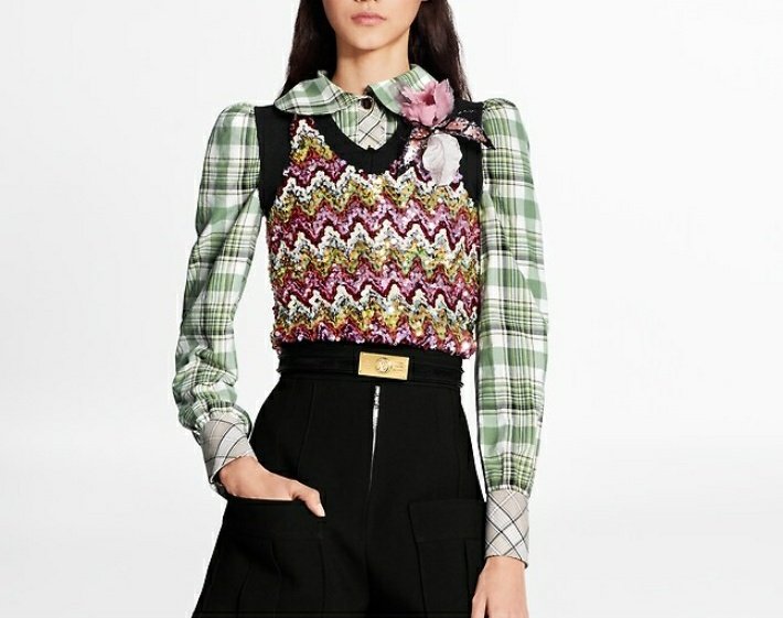 Everything is so ugly until Minatozaki Sana wears it  @JYPETWICE thread :