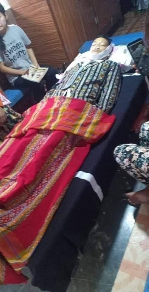 An ethnic Chin who were joining in civil disobedient movement had been hit and killed by military truck after being detained. He is the latest casualty done by the military since Feb 1 coup. JUNTA STARTS VIOLENCE
#WhatsHappeningInMyanmar
#Feb14Coup