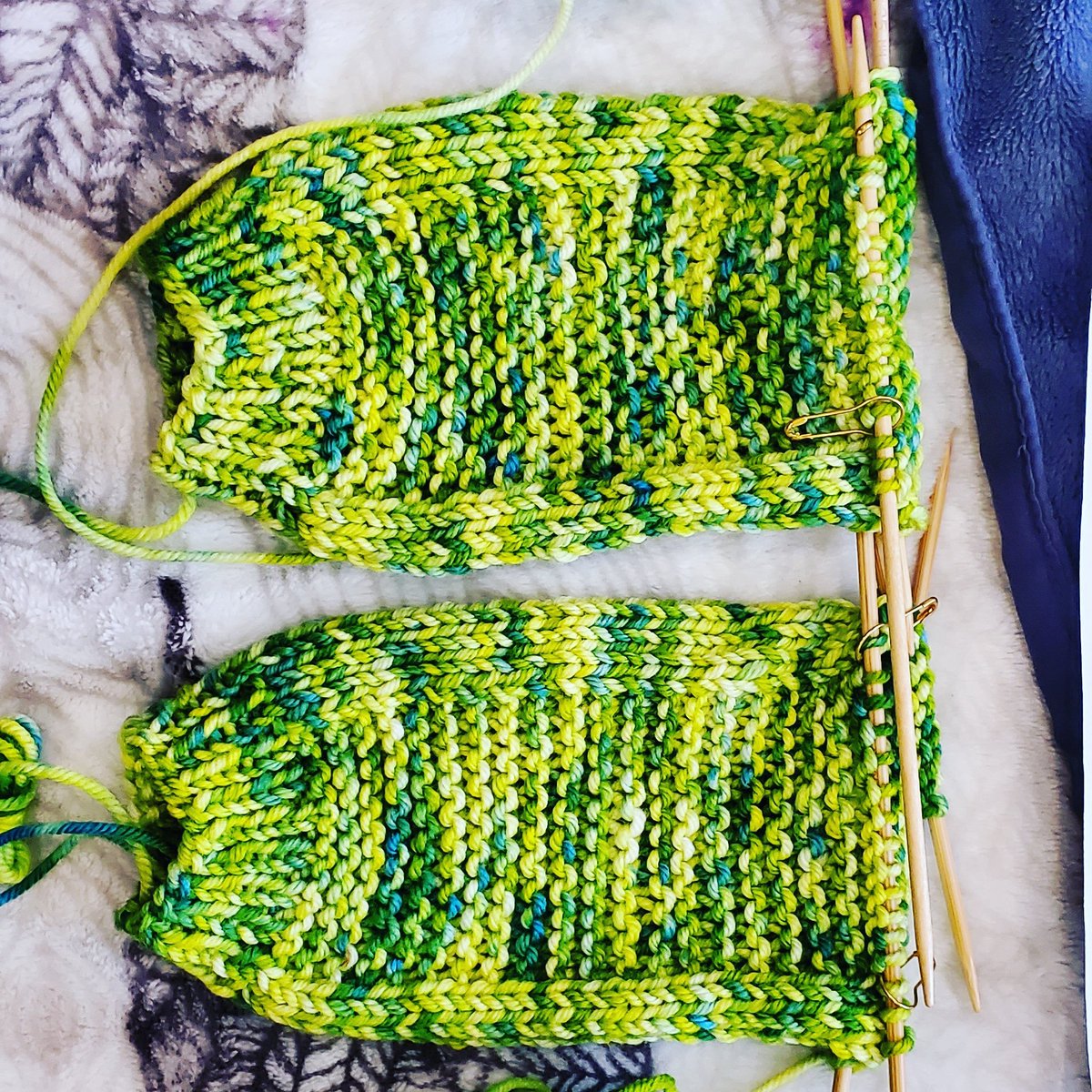 Stacie_Ferrara's tweet photo. Online learning #knitting  #ryesocks https://t.co/IW4gQitlmX