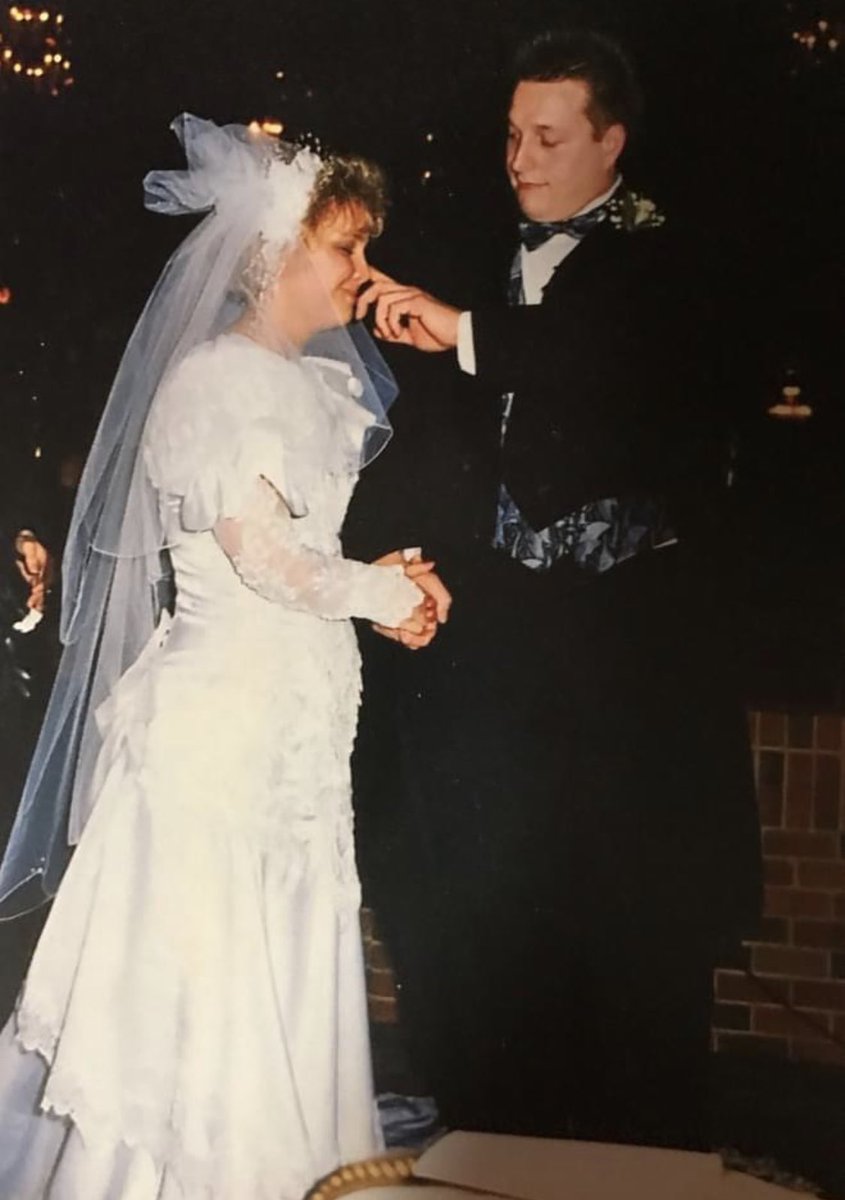 PrincipalLynch's tweet photo. 29 years ago today I said I’d love this man forever. Best decision I ever made. Looking forward to the next 29. 💜💙 #sd113a #RVResilient #InItForever #MakesMeLaughDaily https://t.co/UTnBLYeonH