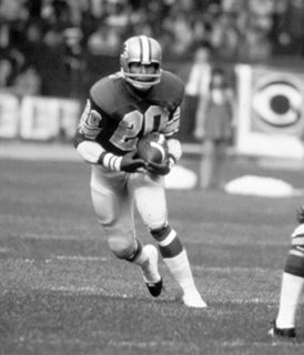 Lem Barney was not just a football player. The 3x All-SWAC CB won NFL Defensive ROY for the Detroit Lions in 1967, then served 6 months active duty for the U.S. Navy. During his NFL career, he tallied 56 INTs, selected to 7 Pro-Bowls &amp; was inducted into 6 HOFs. #BlackHistoryMonth