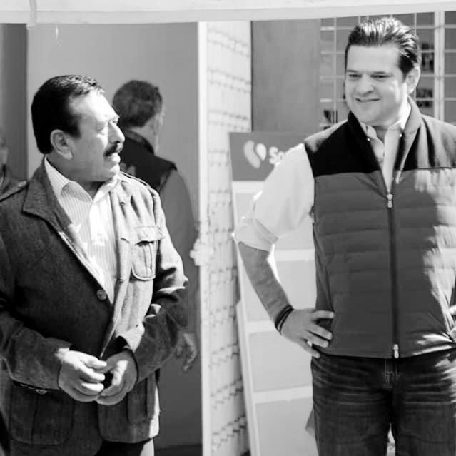 pacocienfuegos's tweet photo. Tristemente me he enterado del fallecimiento de Zeferino Juárez, gran compañero que llevó una vida al servicio de la gente.

Queda honrar el legado de un gran servidor público regiomontano que siempre estuvo presente, comprometido con su trabajo y con Nuevo León. Descanse en paz. https://t.co/Pc8m7Jabna