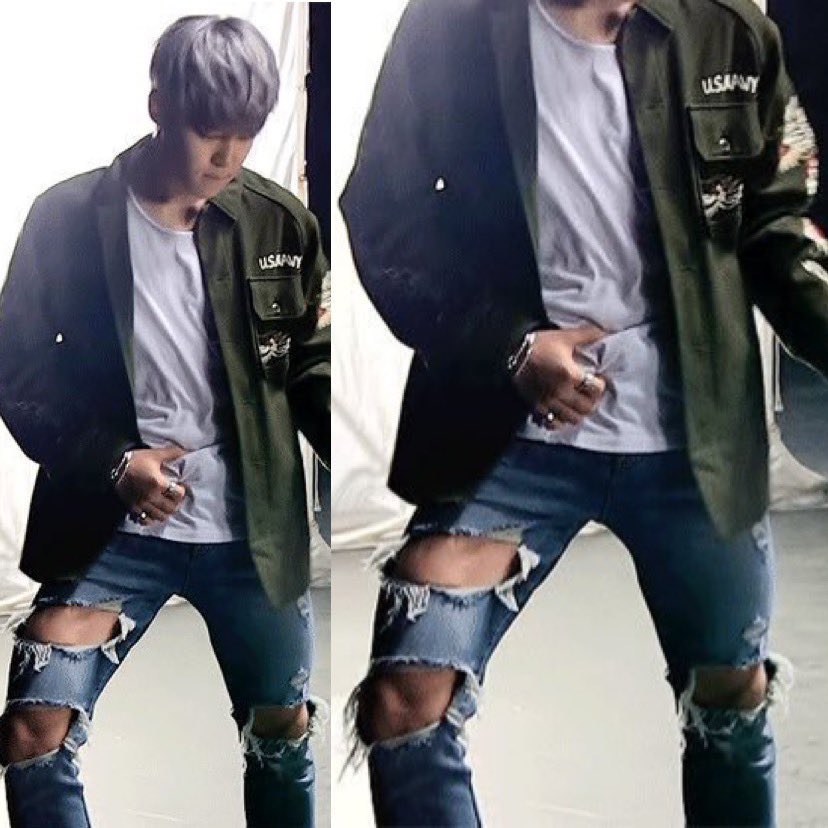 jimin's legs with this ripped jeans a thread