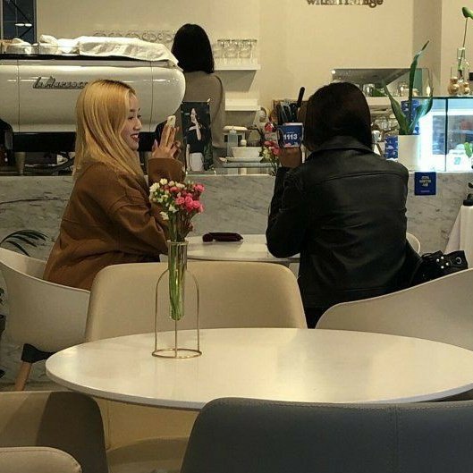 hyewonlog's tweet image. happy valentines day ♥︎