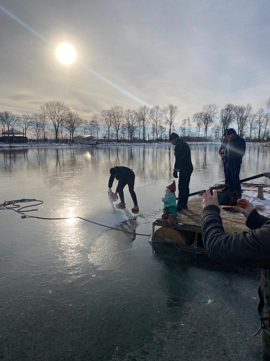 Sliedrecht24's tweet image. O.S.C. Moby Dick uit Sliedrecht maakte zondagmorgen een ijsduik bij camping De Put in Ottoland. Na afloop was er erwtensoep (Foto's via @GeertTieman)