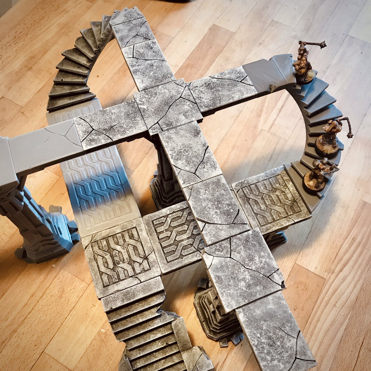 Dark_Fantastic's tweet image. R&amp;amp;D is going well - we’ve got a left and right turn, and it’s printing perfectly.  And yes, models can stand on the curved stairs, and they are rock solid 👊😈#funwithmagnets