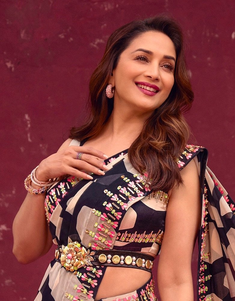MadhuriDixit's tweet image. And we are back!! Kickstarting another season of #DanceDeewane only on @ColorsTV 💃
