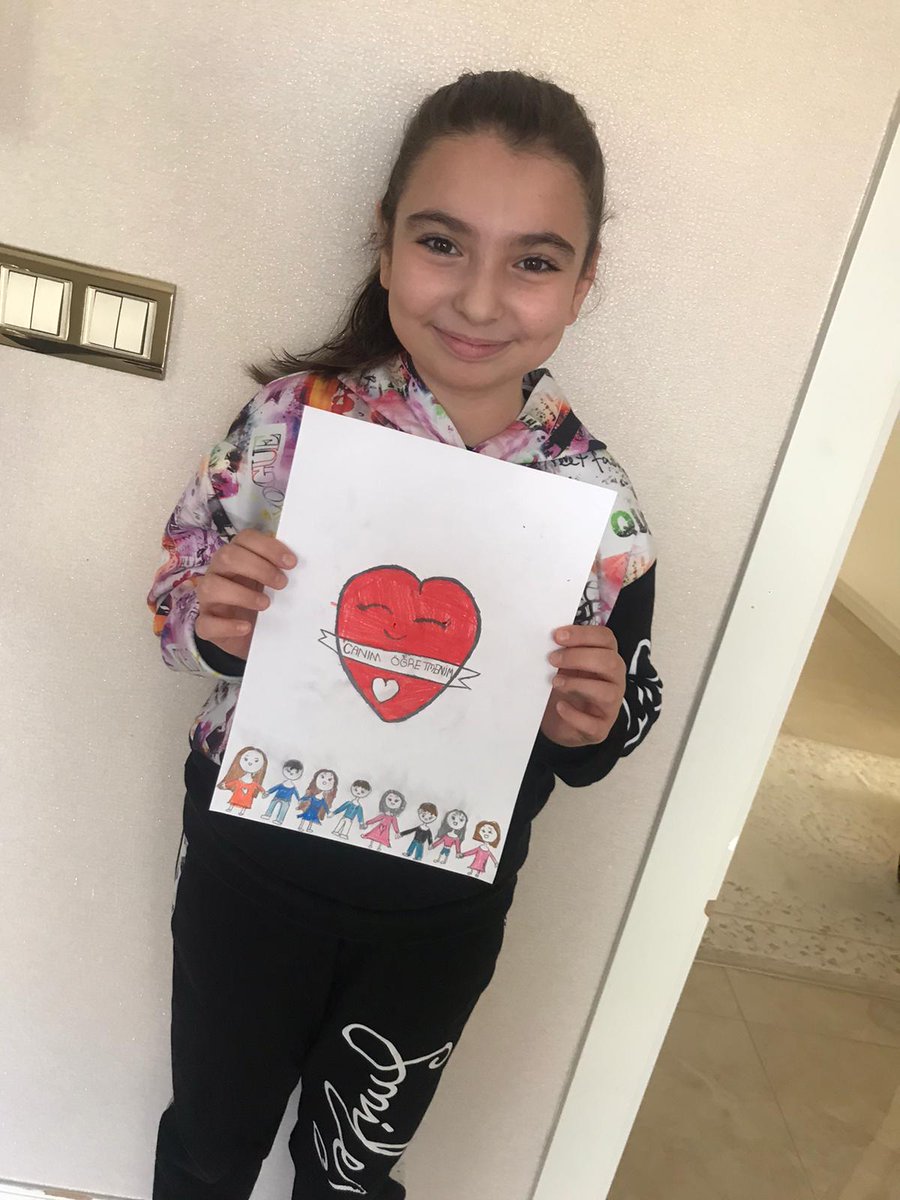 kubraadmrl's tweet photo. #SeniSeviyorumÖğretmenim 
#SeniSeviyorumArkadasim
#14Şubat
#BahcesehirKoleji 
@eymaGngr20 
@cnngltknn https://t.co/Vm1BU5Kfib