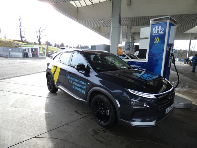 Germany continues to push for more #hydrogen stations as the 90th hydrogen Station opened --- bit.ly/3jvHfTj #HydrogenNow #FuelCellsNow via @fuelcellsworks #H2 #renewable #energy #climate #SDG