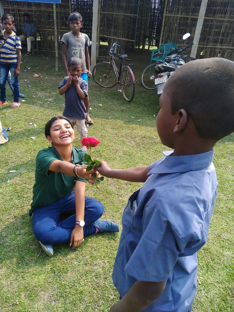 atif_faruk's tweet photo. One of the greatest feelings in the world is knowing that we as individuals can make a difference. Ending hunger in our area is a goal that is literally within our grasp, 💚💚
And thanks to all for joining us💚❤️💚❤️
#RobinsValentinesDay
#vday @rha_india 
#BeARobin https://t.co/LSk5aA9qyl