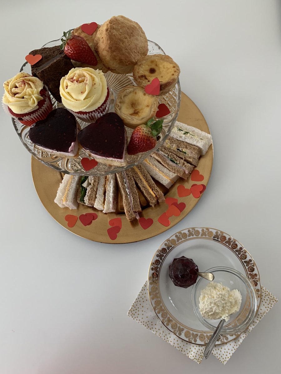 Happy Valentines #Enda ! Fabulous afternoon tea for two by ⁦<a href="/Coffii22/">Andy Gill</a>⁩ - #delicious!