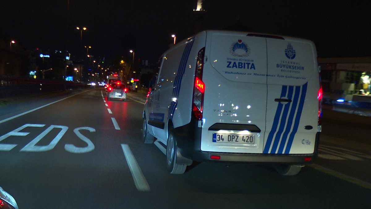 imamoglu_int's tweet image. As temperatures drop, we can't let anyone sleep rough in #Istanbul. @municipalityist teams were out across the city last night to move homeless citizens into warm, COVID-safe shelters. We also provide psychosocial support to help them find employment &amp;amp; reintegrate into society.