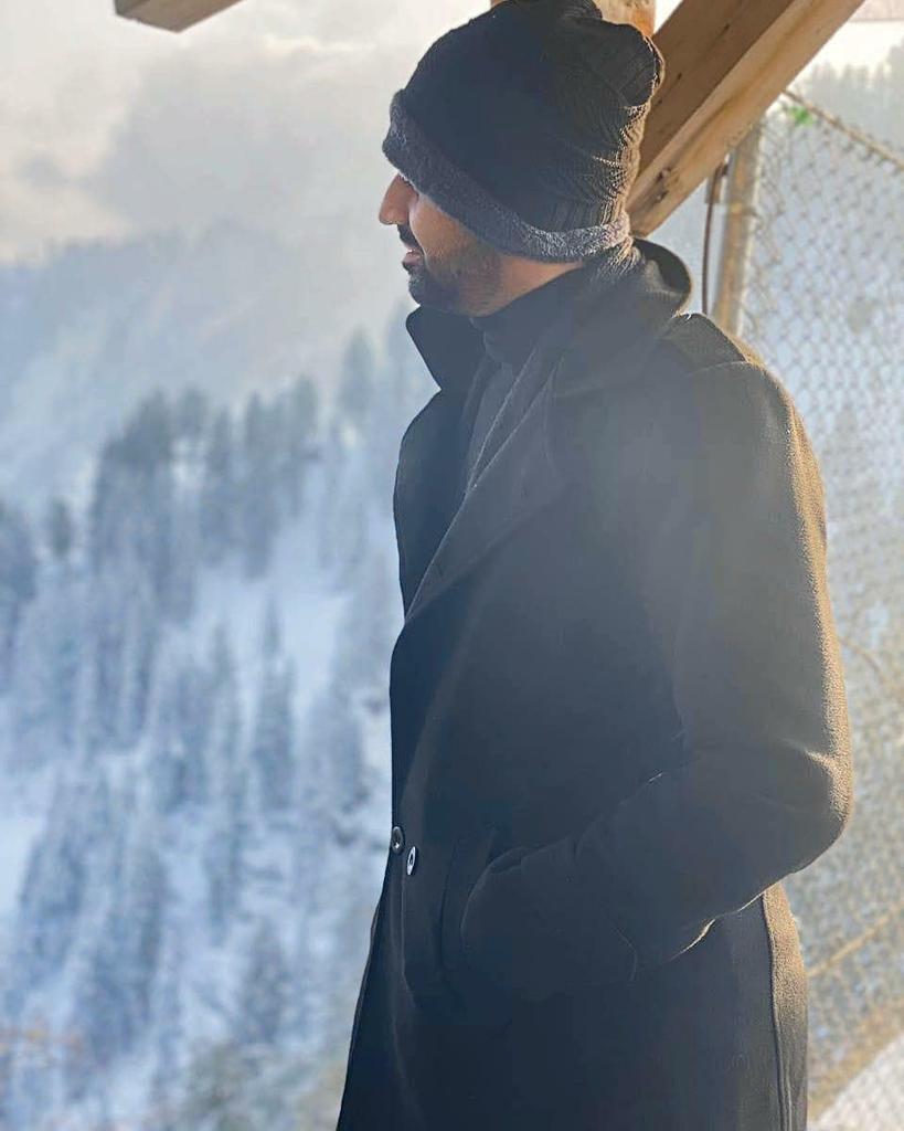 AlishbaMoazzam's tweet photo. تمہاری یاد میں جینے کی آرزو ہے ابھی.... ❤️
کچھ اپنا حال سنبھالوں اگر اجازت ہو..... ❤️ https://t.co/xZzPPnspXZ