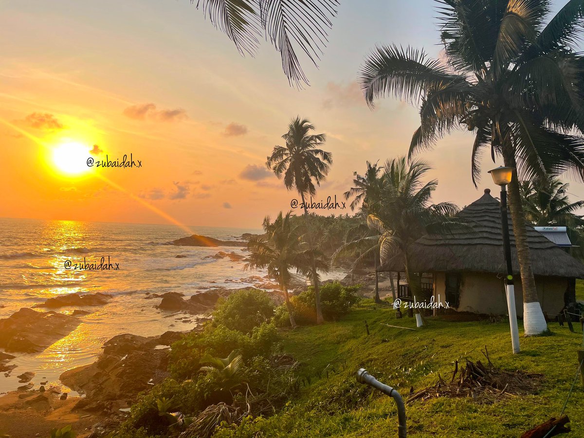 The theme here is “environmentally friendly” - we’re talking solar hot water, boreholes and where possible using recycled materials. The resort is on a hill and has absolutely beautiful views of the bay - I’m pretty sure the views and the beach are their selling points.