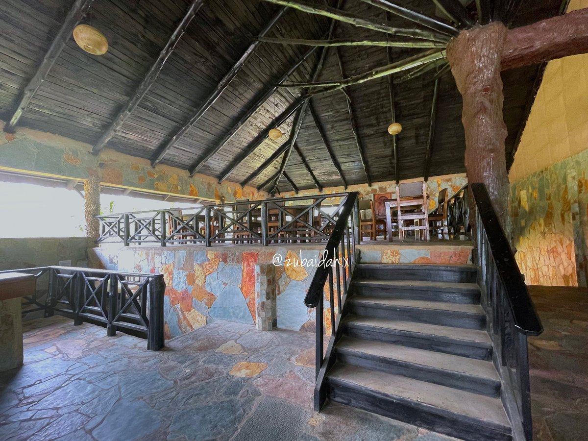 For other meals you’ll need to order from the second restaurant,next to the poolside and beach.The bar wasnt fully functional so no cocktails.We tried to get kpookeke (dont judge me,its very fire)but they told us it was ¢150 for the bottle since they charge ¢25 per shot. Wild.