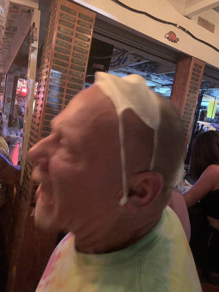 blo_mi's tweet photo. How to wear a mask in Florida https://t.co/NzU1VOzy8i
