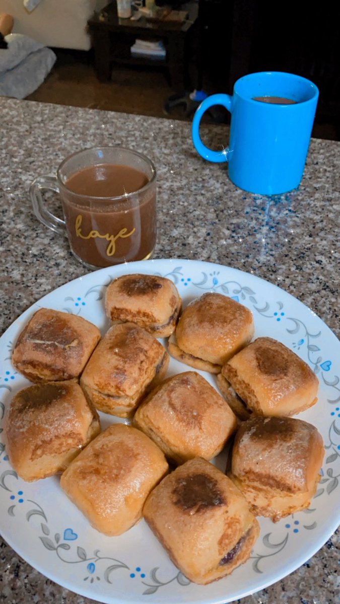 KayeCaren's tweet photo. Ube cheese toast and sikwate💙 @jchio_i3 https://t.co/KWO6TaPUrX