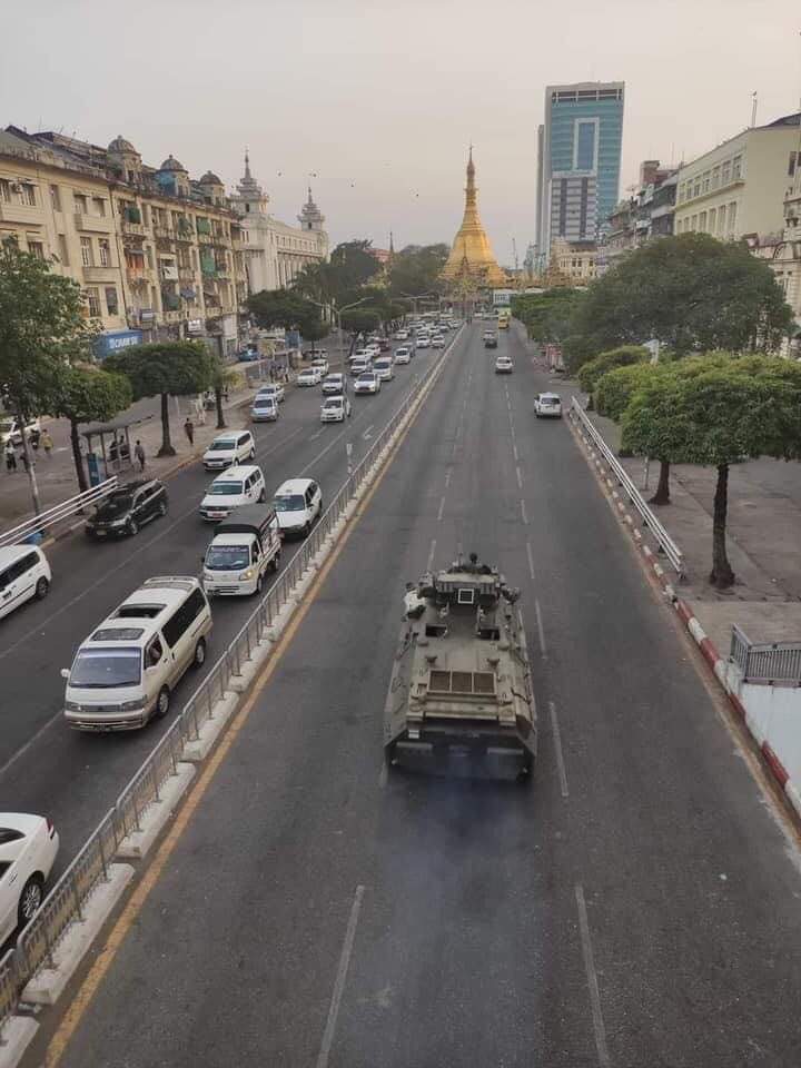 Footages of tanks mobolising in Yangon at 6pm Feb 14. As citizen of Myanmar, we are really concern that military is planning to use brutal force against peaceful protester in Myanmar. 

#hearourvoiceofmyanmar
#WhatsHappeningInMyanmar
#AgainstMyanmarMilitaryCoup
#Feb14Coup