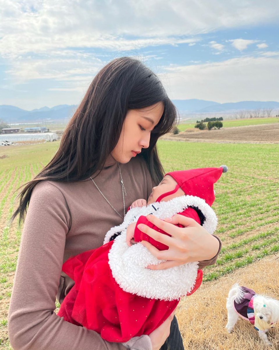 clctrans's tweet image. [#Seunghee INSTAGRAM]
210214
Bias Wrecker
instagram.com/p/CLPS6s6FcrR/
@CUBECLC #CLC #씨엘씨 #clctrans