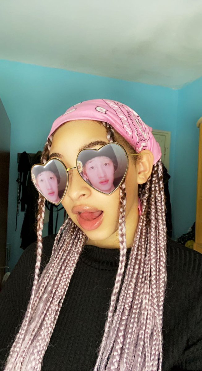 xMallory_'s tweet photo. Bang Chan going live on Valentines Day is the best gift https://t.co/yUCXjRqM94