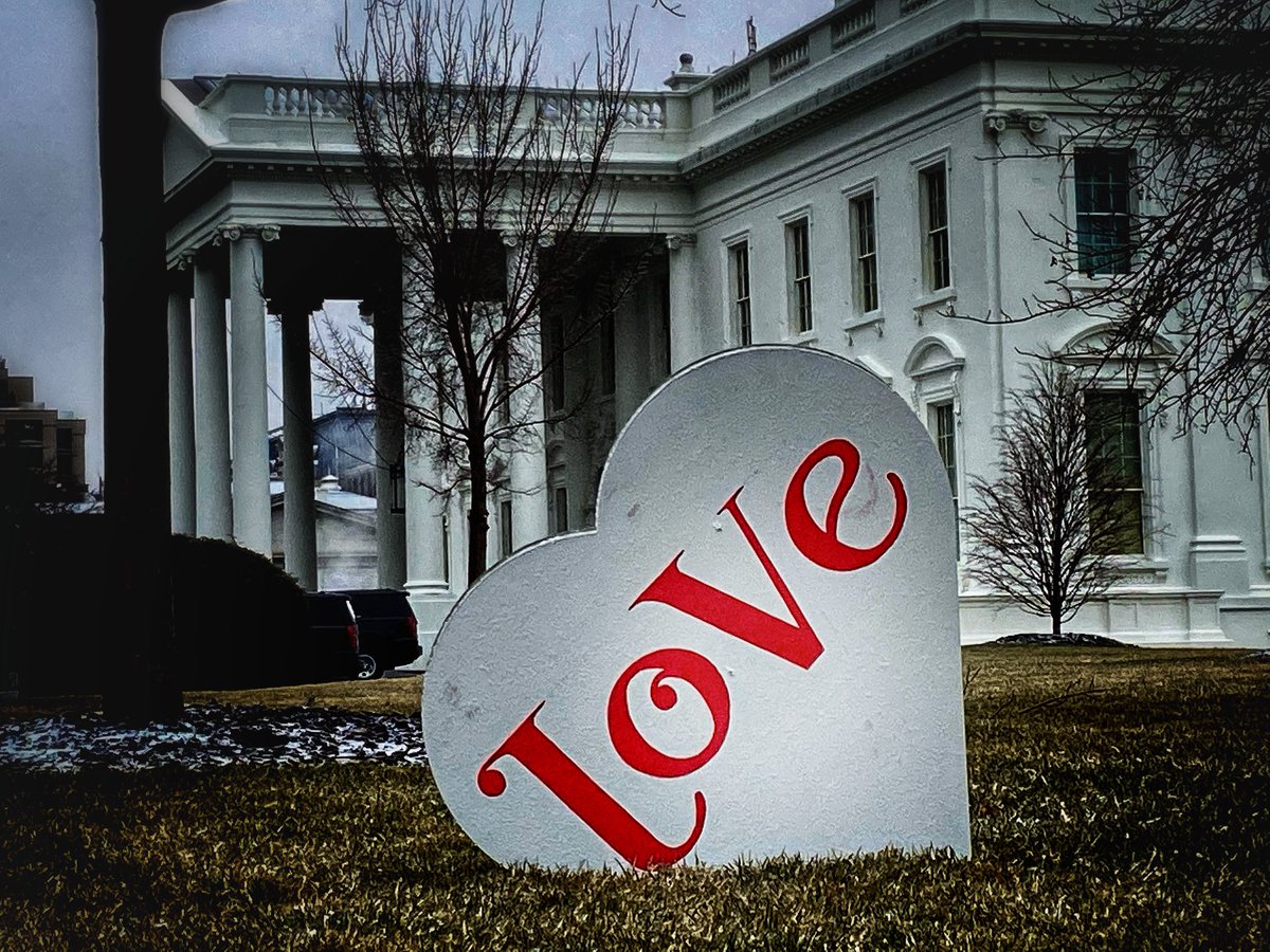 KellyO's tweet photo. Happy Valentine’s Day from the coverage duty at the White House where “love” is on the grounds. https://t.co/DwfFdyo2AY