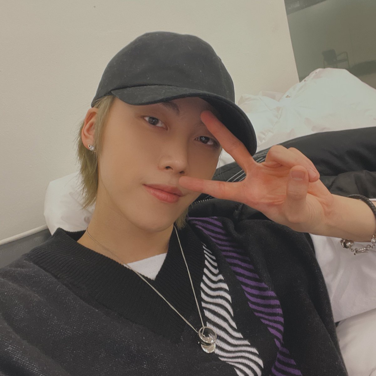MYst_member's tweet photo. [#우진] 
오늘 브이라이브 같이 소중한시간 보내줘서 너무너무나 큐땡큐땡!!!!💜
부자되는 꿈꾸세요✨
#MYst #마이스트 #Woojin #BallantinesDay #발렌타인데이 https://t.co/88cJkBZaFA