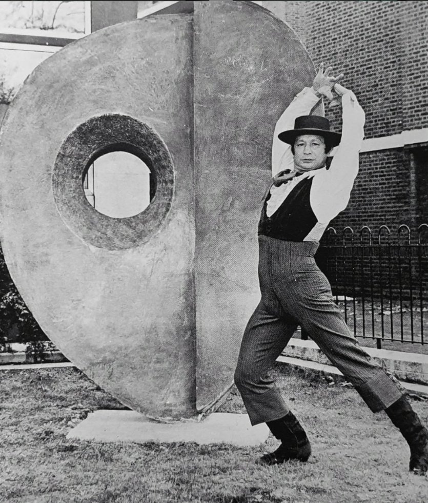 Here he is posing with his statue outside Stamford Hill library. What a dude.