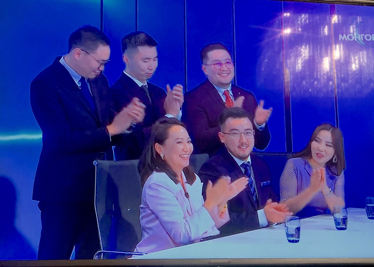 soyombo0413's tweet photo. ��нэхээр мундаг байлаа баяр хүргэе! Barkhas Tsolmon👏🏻👏🏻👏🏻
#ApprenticeMongolia гоё нэвтрүүлэг 👍 @MONGOLTV https://t.co/ncJwY96uVk