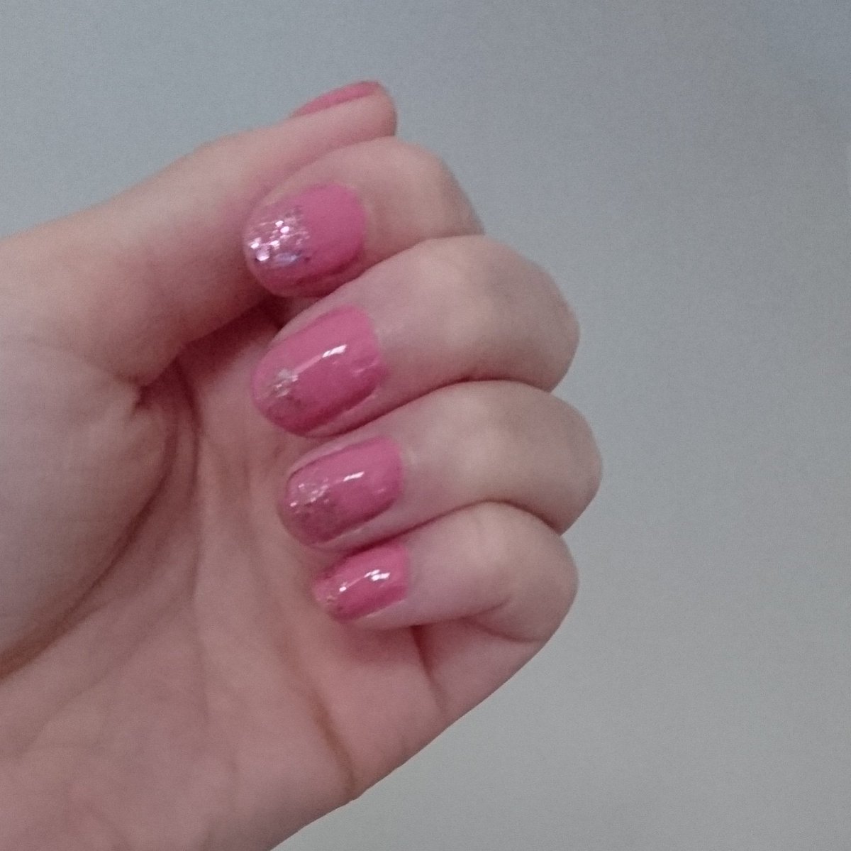 jadeetoms's tweet photo. Pretty fresh nails. ❤💕 #sunday #selfcare #SelfCareSunday #pretty #Beautiful #beauty #nails #shellacnails #shellacmanicure #nailpolish https://t.co/5himciqI2X