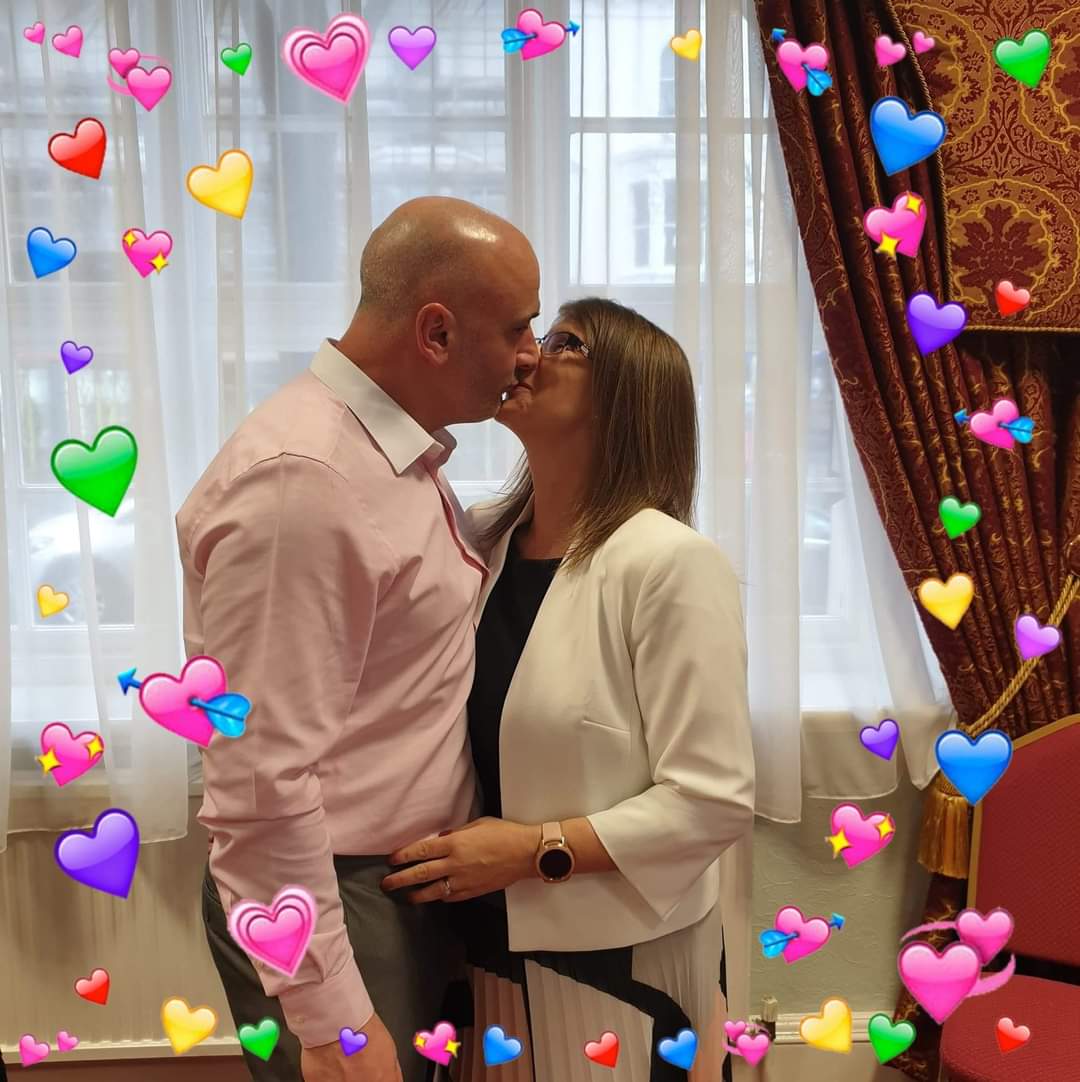 siansonly1's tweet photo. Happy Valentines to my True Love 💐💜��🥂xXx @shakey_jakeman https://t.co/vJPHYh5THv