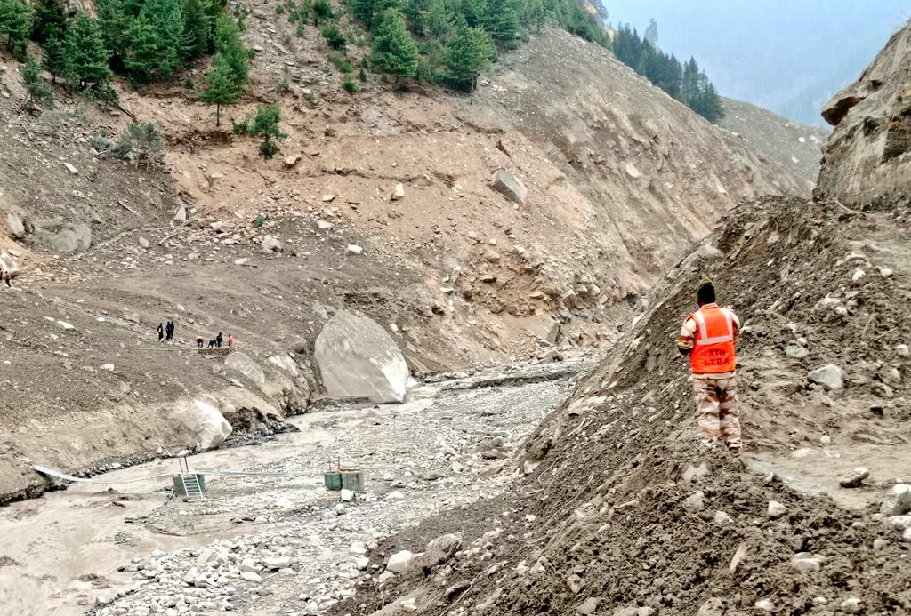 6 dead bodies retrieved from Raini site today. With that, total 50 dead bodies have been retrieved from different flood ravaged areas till now.
#Tapovan 
#UttarakhandGlacierBurst 
#Uttarakhand