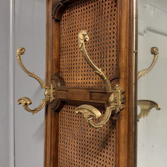 loveantiques's tweet photo. A wonderful French Walnut &amp; Cane Hall Stand for sale from Tom Scott Antiques: https://t.co/l9NECEe59r @tomscottantique 
#antiques #antiquehallstand #hallstand #interiorstyling #homes #loveantiques https://t.co/QJEbQKa0CK
