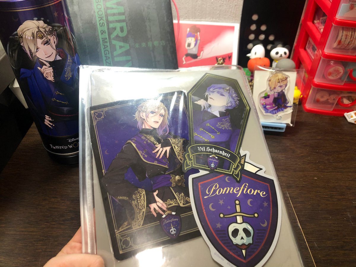 hsrin_'s tweet photo. そういえば、ヴィルシェーンハイト様にハマりました。沼。明日アニメイトに行きます(オタ活) https://t.co/rTJ3QfGChv