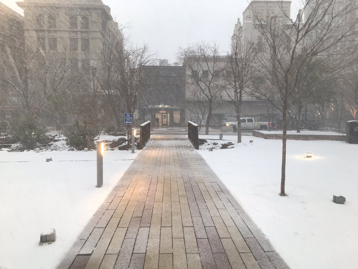 El Paso Times We Re Getting Heavy Snow In Downtown El Paso