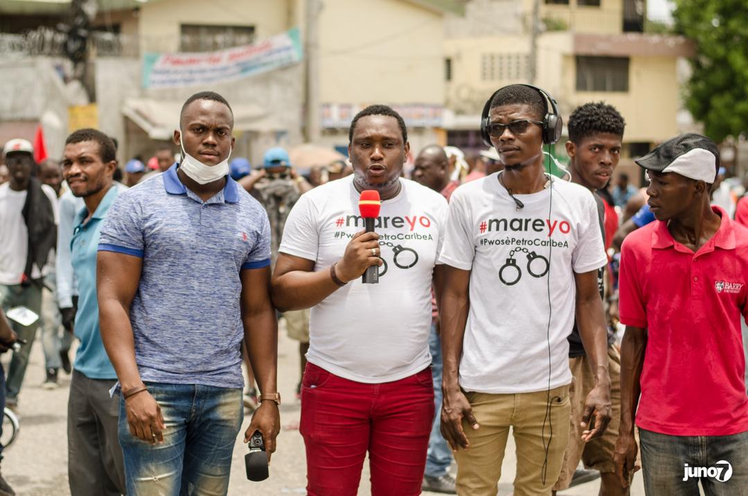 johnnyf2023's tweet photo. Si w panse se opozisyon an oubyen se sèlman opozisyon an ki echwe, detwonpew ! Jis gade kondisyon lavi w, lavi fanmi w, zanmi w yo ak vwazen w yo sou 10 dènye lane sa yo. Jan lòt la di l, si n pa parèt ansanm, nou tout ap disparèt ansanm!@joewellHaitian https://t.co/fu3iRvTw02