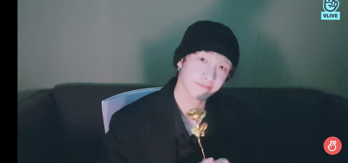 ItariJimenez's tweet photo. Hay mejor forma de pasar San Valentín que con Chris? Claro que no. Amo tanto que lo haya planeado todo. #ValentinesDateWithBangChan #Chansroomep93  #StrayKids #스트레이키즈 #YouMakeStrayKidsStay https://t.co/e3mE4WTcRU