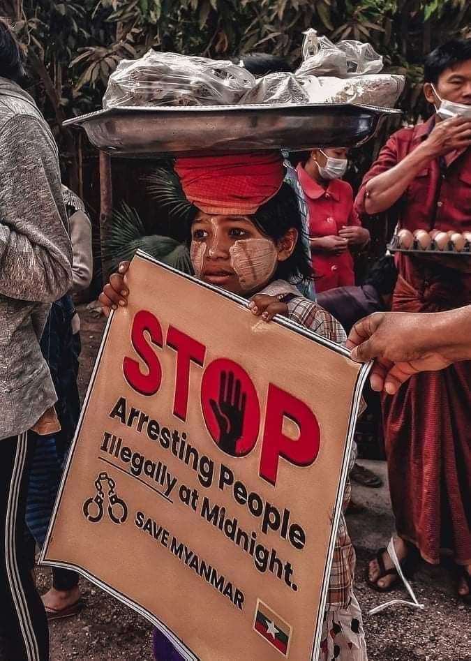 HongHuiJuan's tweet photo. JUNTA STARTS VIOLENCE

#Feb14Coup
#WhatsHappeningInMyanmar
Photos credit https://t.co/7KjJ0VwpYt