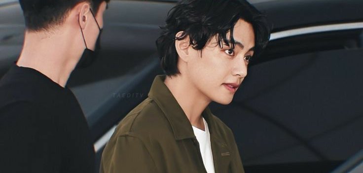 TAEHYUNG WITH A BEANIE, EXPOSED FOREHEAD AND EYEBROWS