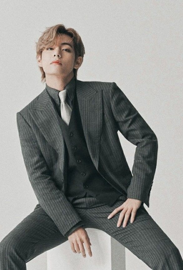 How could we breathe this close taehyung with exposed forehead