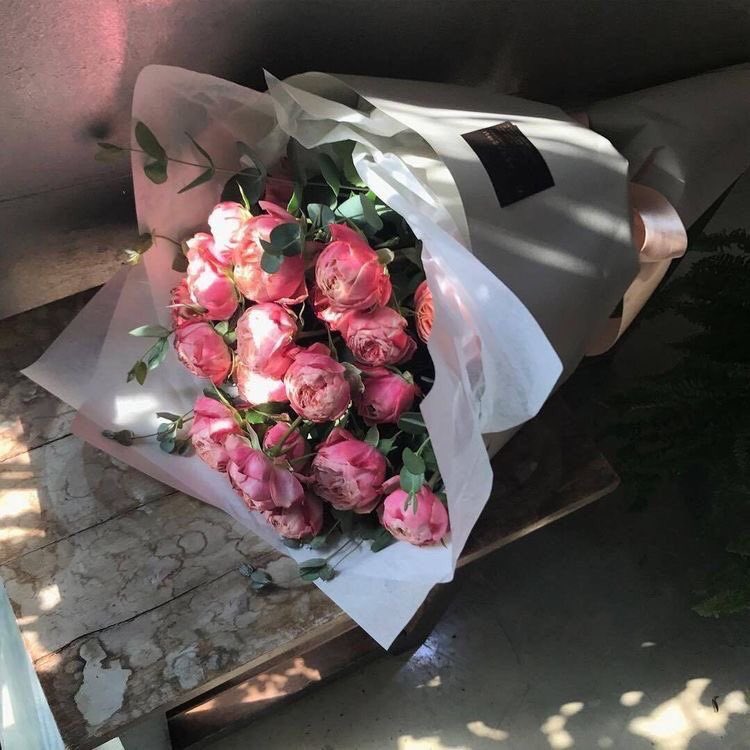 لو تشبهين الورد يبقى الاختلاف 
الورد يذبل وانتي دايم فاتنه ❤️

#بدر_بن_عبدالمحسن