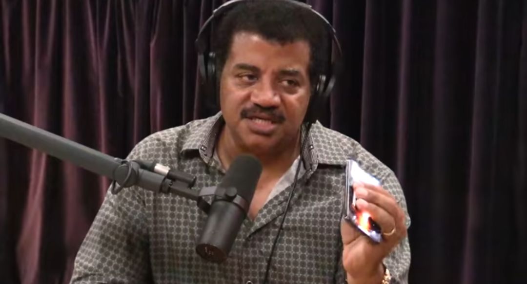 artist_hardik's tweet image. Change the risk 
#NoPhoneCase 
#NoAppleCare
#Mindwent🤯