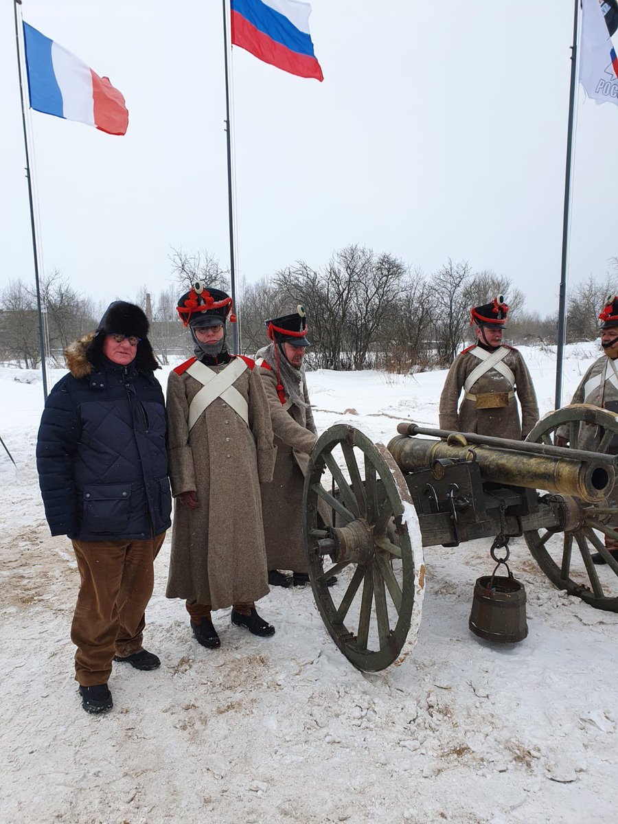 MauriceLeroy's tweet photo. Bouleversante cérémonie d’hommage aux soldats russes et français tombés lors de la grande retraite de #Russie en 1812 à #Viazma. 126 soldats français et russes ont été inhumés ensemble pour marquer l’amitié entre nos deux peuples et célébrer la paix #Napoleon #hommage 🇫🇷 🇷🇺 https://t.co/aONATiuDT7